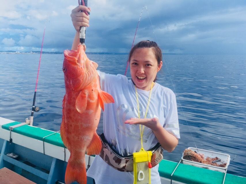 あ あ あ アカジンだぁ 沖縄でのアウトドア 釣り船は 海友丸 で 海友丸